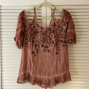 Gimmicks by BKE (Buckle). Spaghetti strap cold shoulder top. XL. Rose colored.